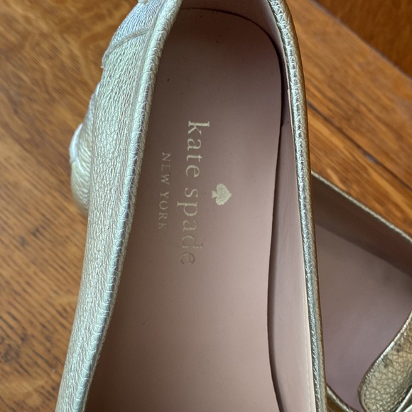 Kate Spade New York size 6.5 gold shoes - Picture 2 of 9